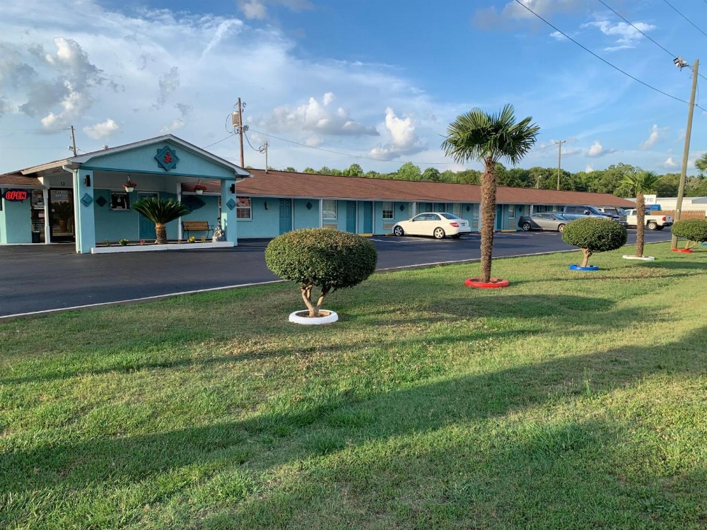 Budget Inn - Laurens Main image